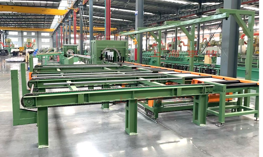 钢管上料架、码垛成六角形、捆扎机、端头缠绕膜、管身整体缠绕编织带、捆端头覆膜